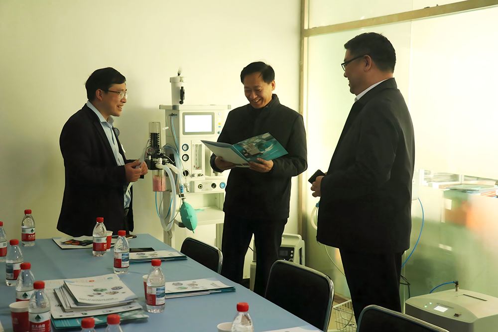 开封市考察团莅临德菲医疗北京运营中心考察指导